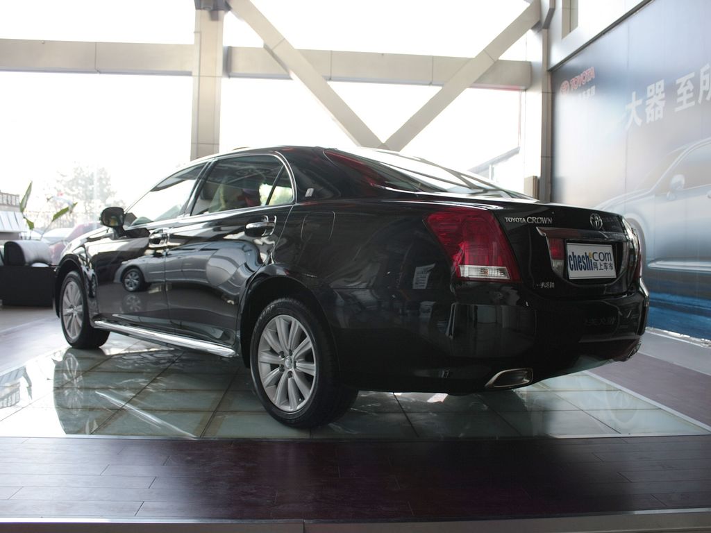 皇冠 V6 3.0 ATRoyal Saloon VIP2010款
