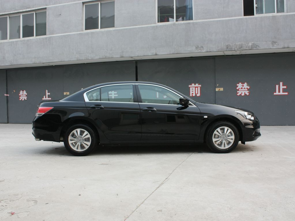 第八代雅阁Accord 2.0 MT2010款