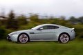 阿斯顿-马丁 V12 Vantage