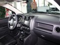 指南者(进口) JEEP-指南者-2.4豪华导航型2011款图片
