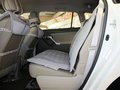 广汽丰田  逸致 1.8L CVT 第二排座椅正视图