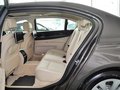 宝马(进口)  730Li 3.0L AT 第二排座椅正视图