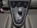 广汽丰田  180E CVT 挂档把手特写