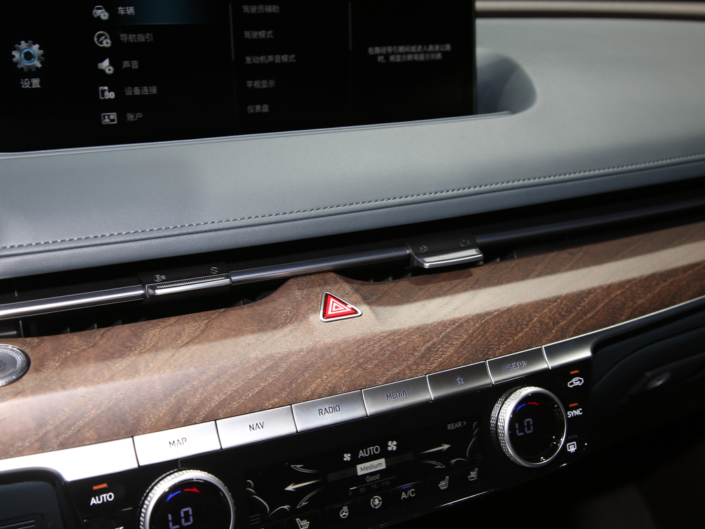 捷尼赛思G80 图片