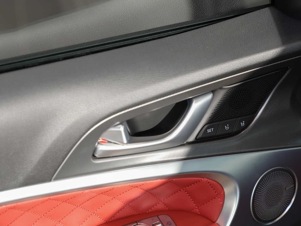 捷尼赛思G70 图片