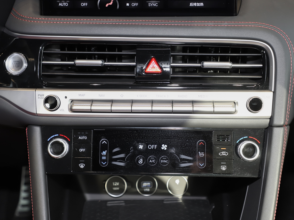 捷尼赛思G70 图片