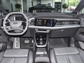 奧迪Q5 e-tron 40 e-tron 閃耀型機(jī)甲套裝2023款