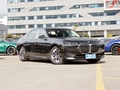 寶馬i7 eDrive50L領(lǐng)先豪華套裝2023款