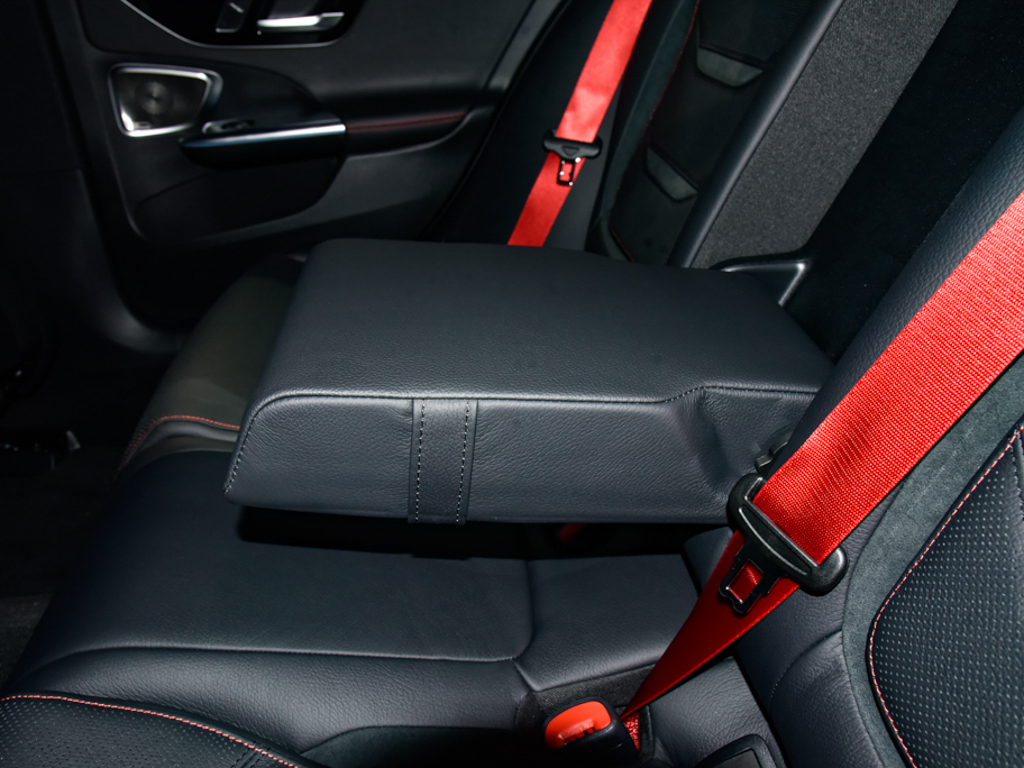 奔驰C级AMG 图片