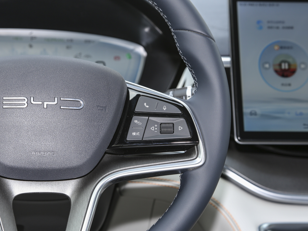 宋PLUS新能源 图片