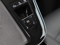 红旗HQ9 PHEV 2.0T四驱旗舰版2024款