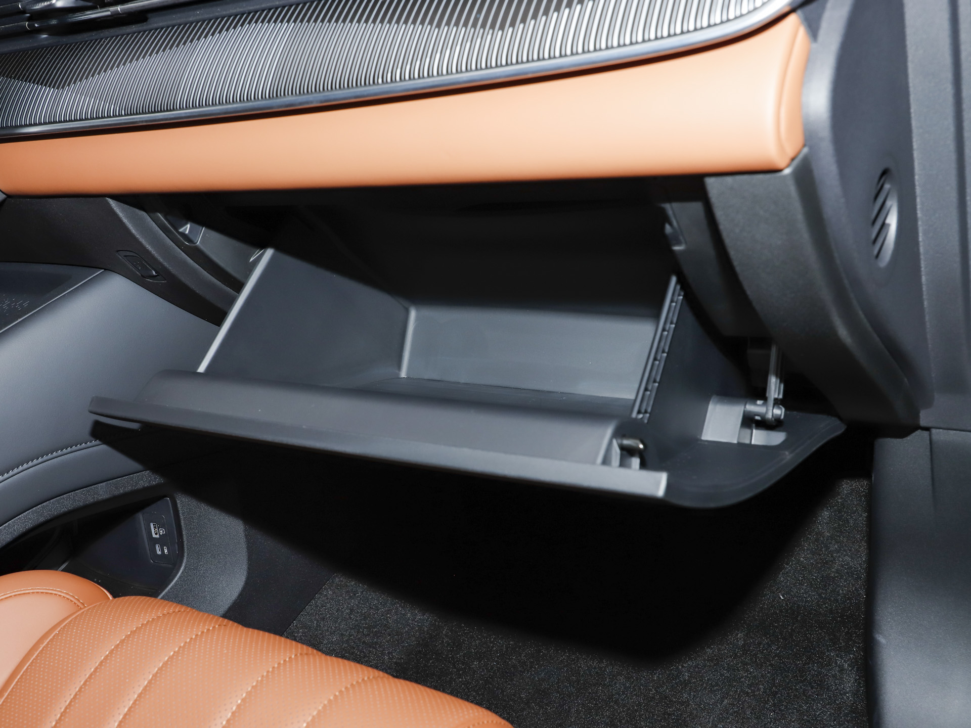 瑞虎8 豹款 鯤鵬310TGDI自動(dòng)尊貴型2026款