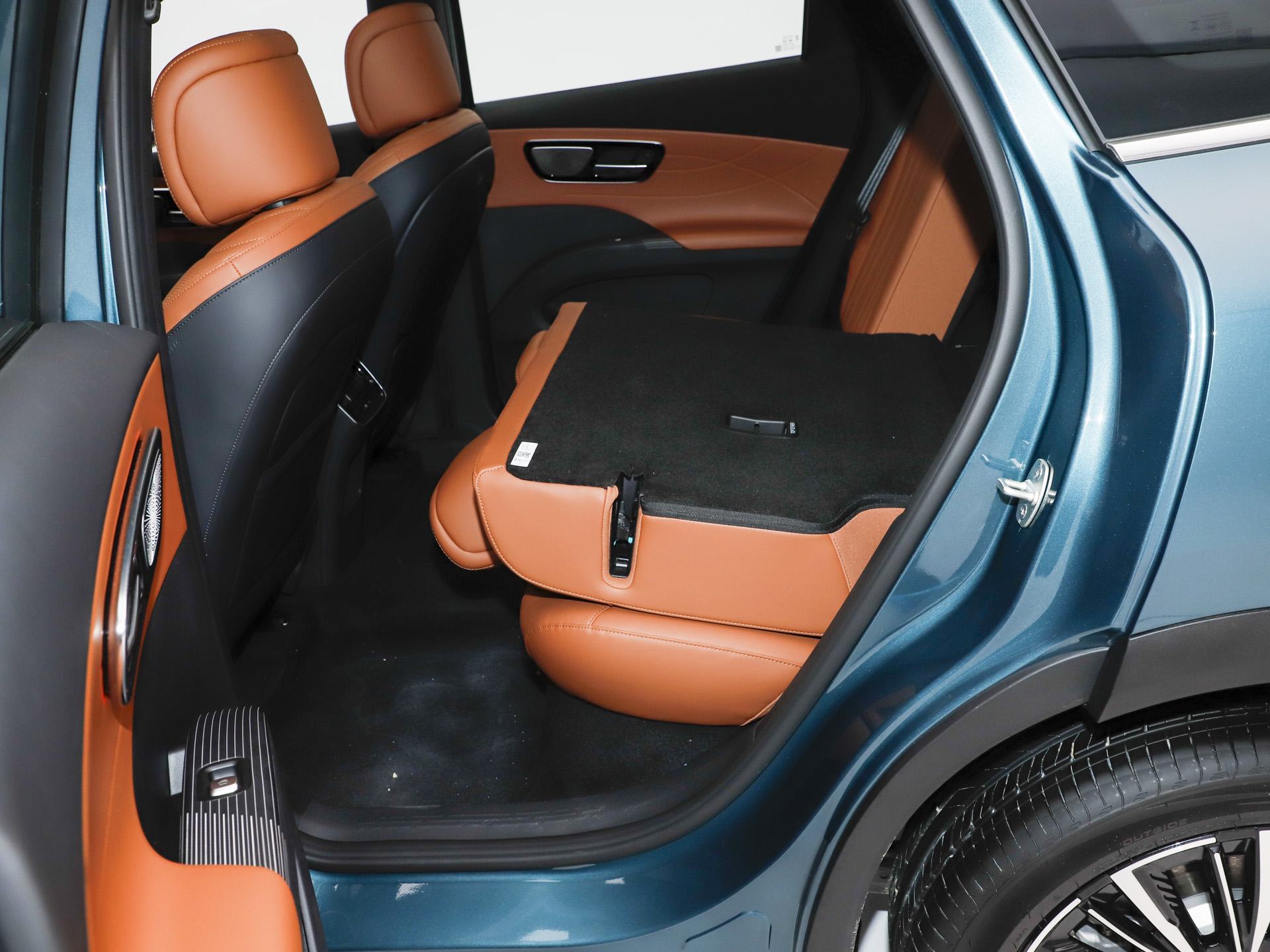 瑞虎8 豹款 鯤鵬310TGDI自動(dòng)尊貴型2026款