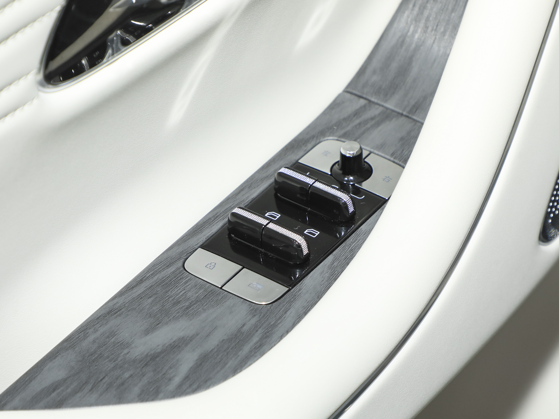 银河M9 230km两驱探索版2025款