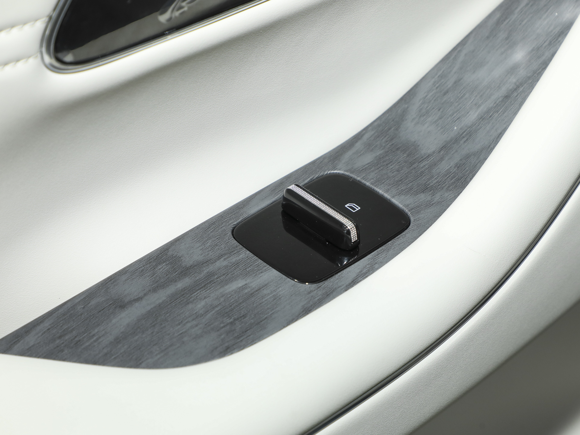 银河M9 230km两驱探索版2025款