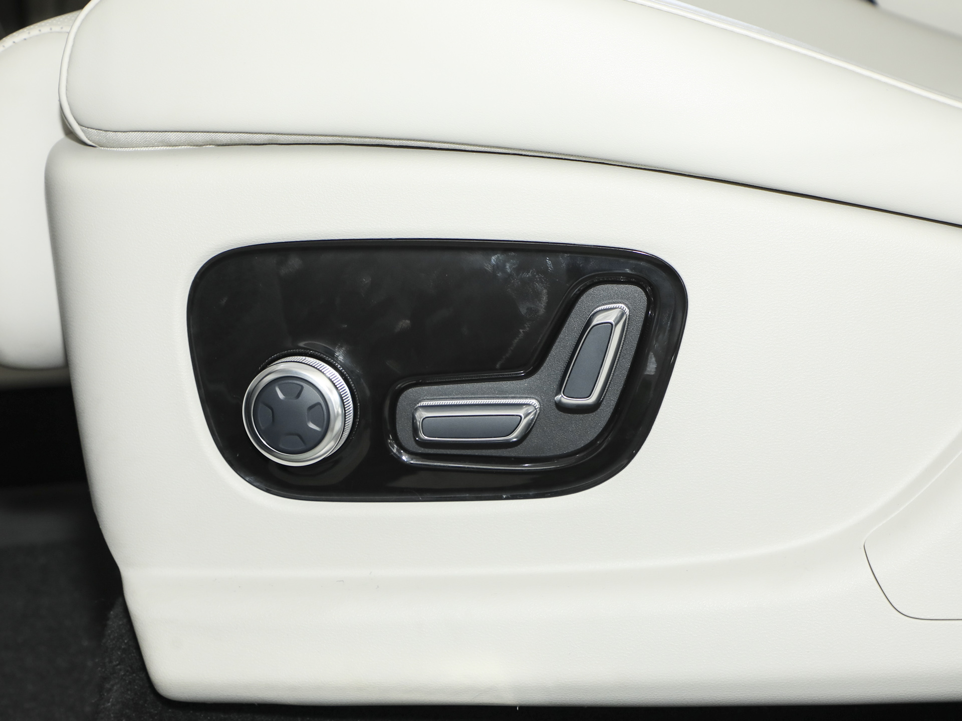 银河M9 230km两驱探索版2025款