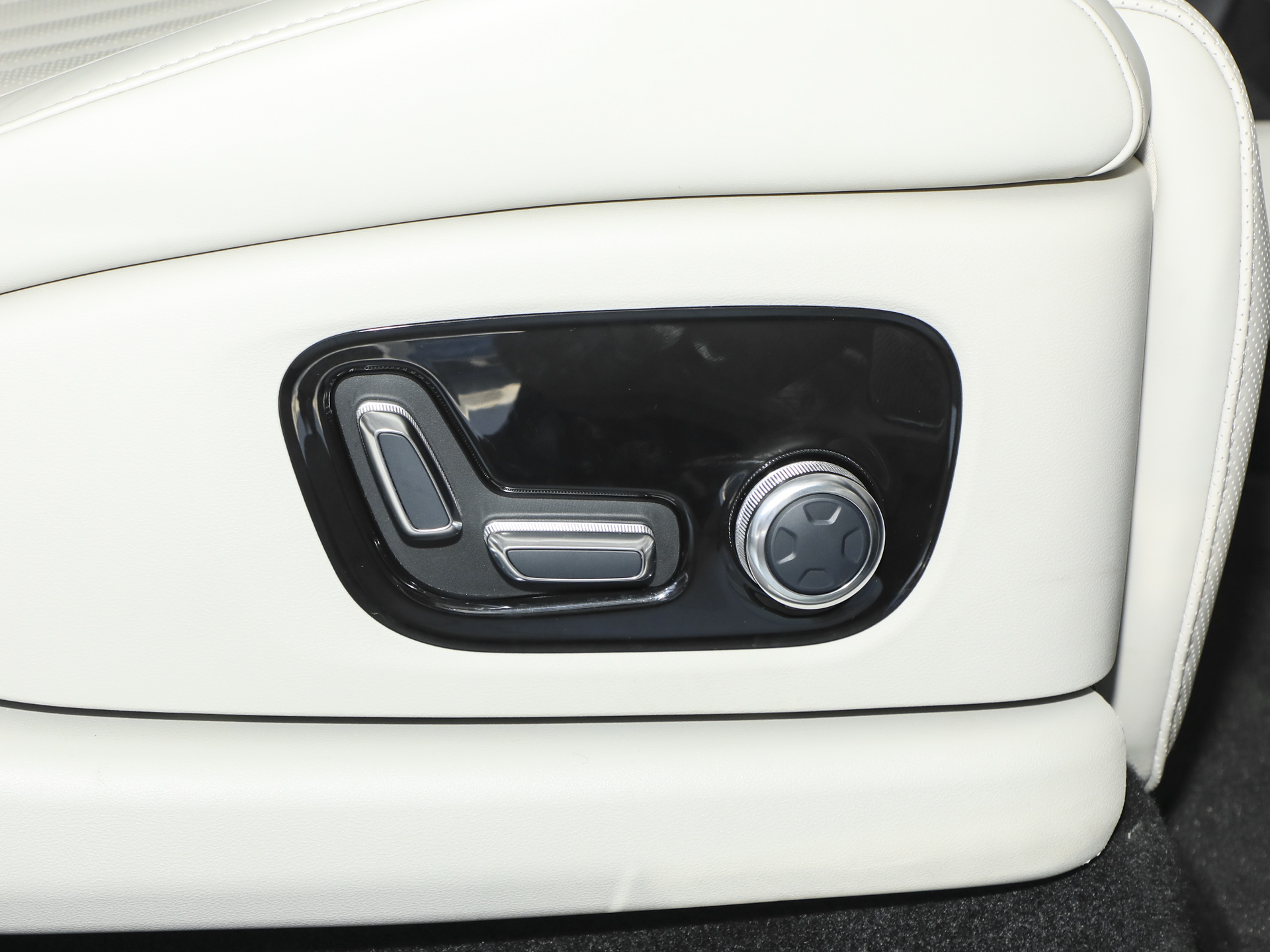 银河M9 230km两驱探索版2025款