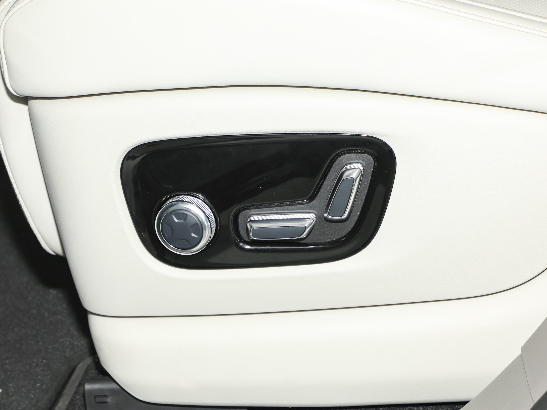 银河M9 230km两驱探索版2025款