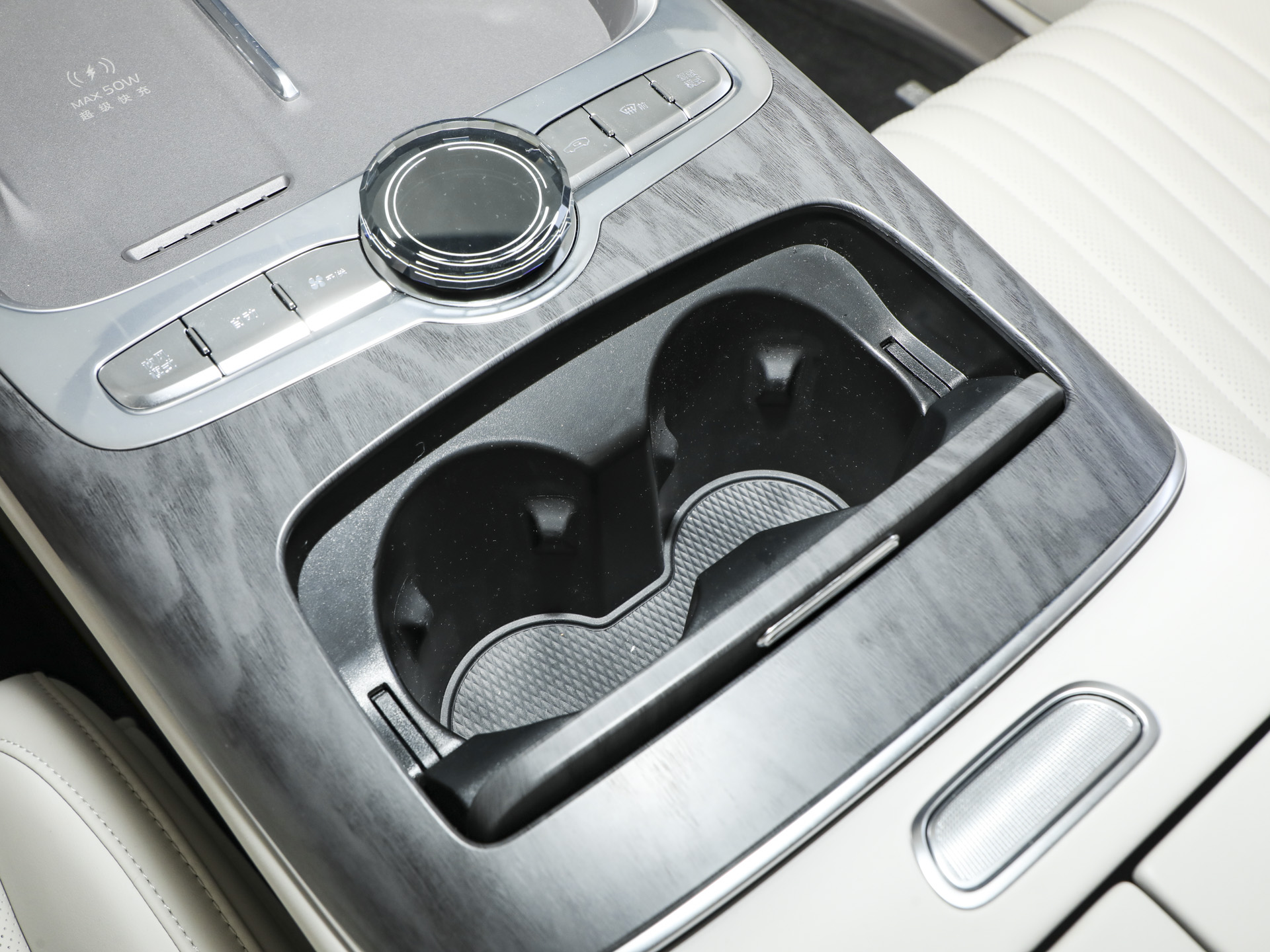 银河M9 230km两驱探索版2025款