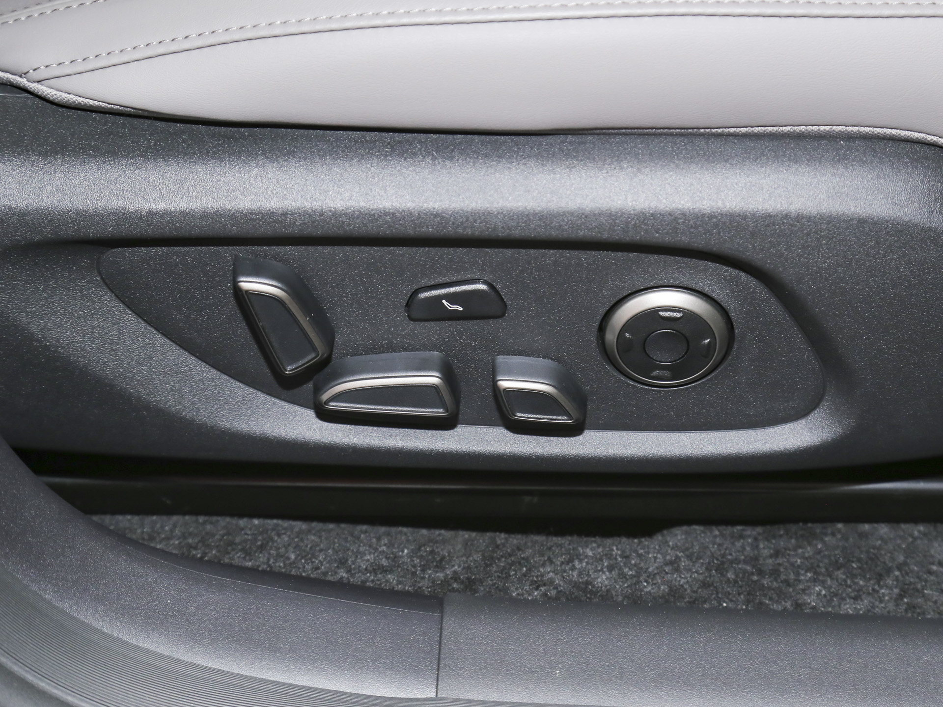 深藍L06 670Ultra激光版2026款