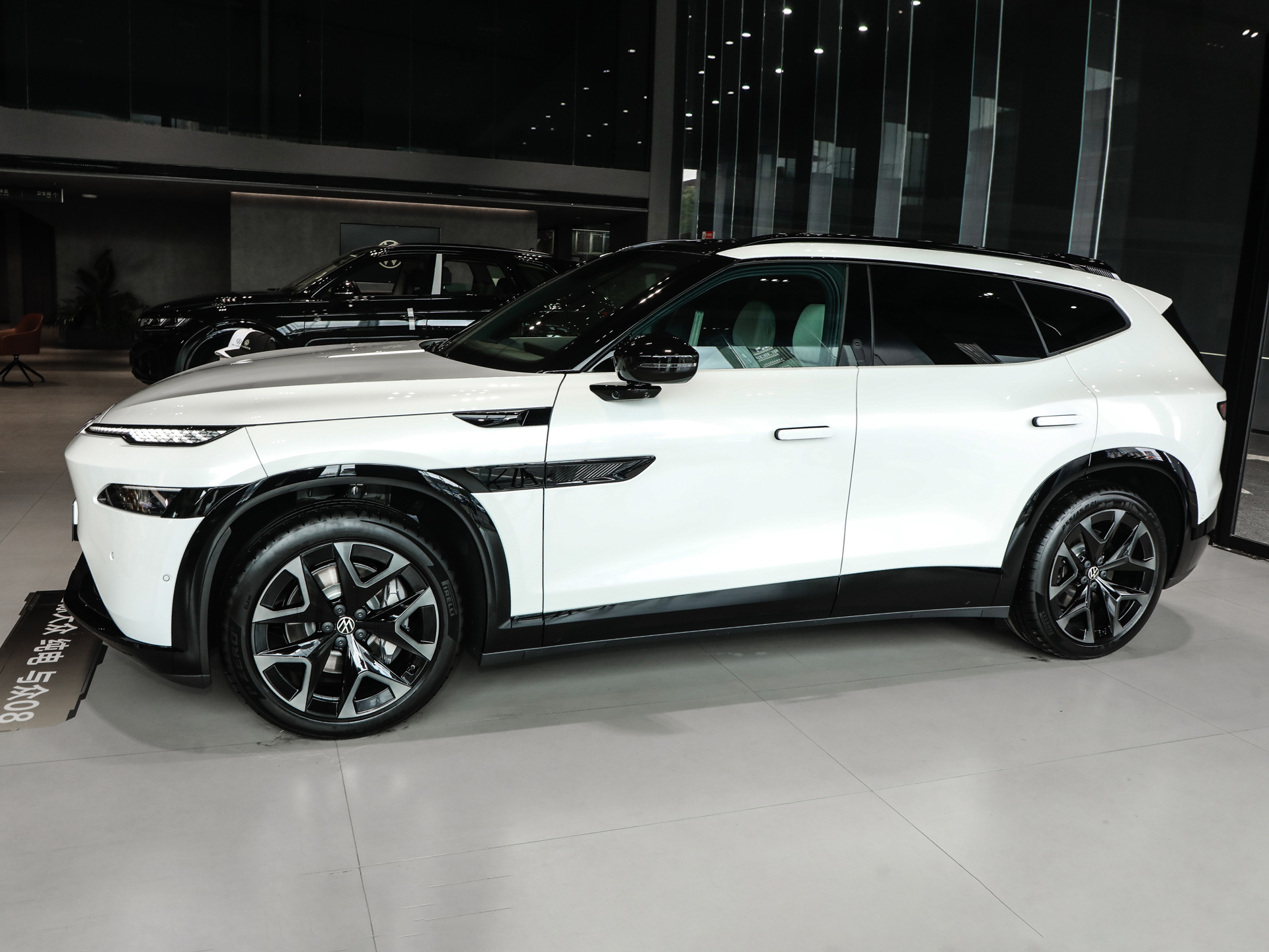 與眾08 長續(xù)航后驅(qū)Ultra2026款