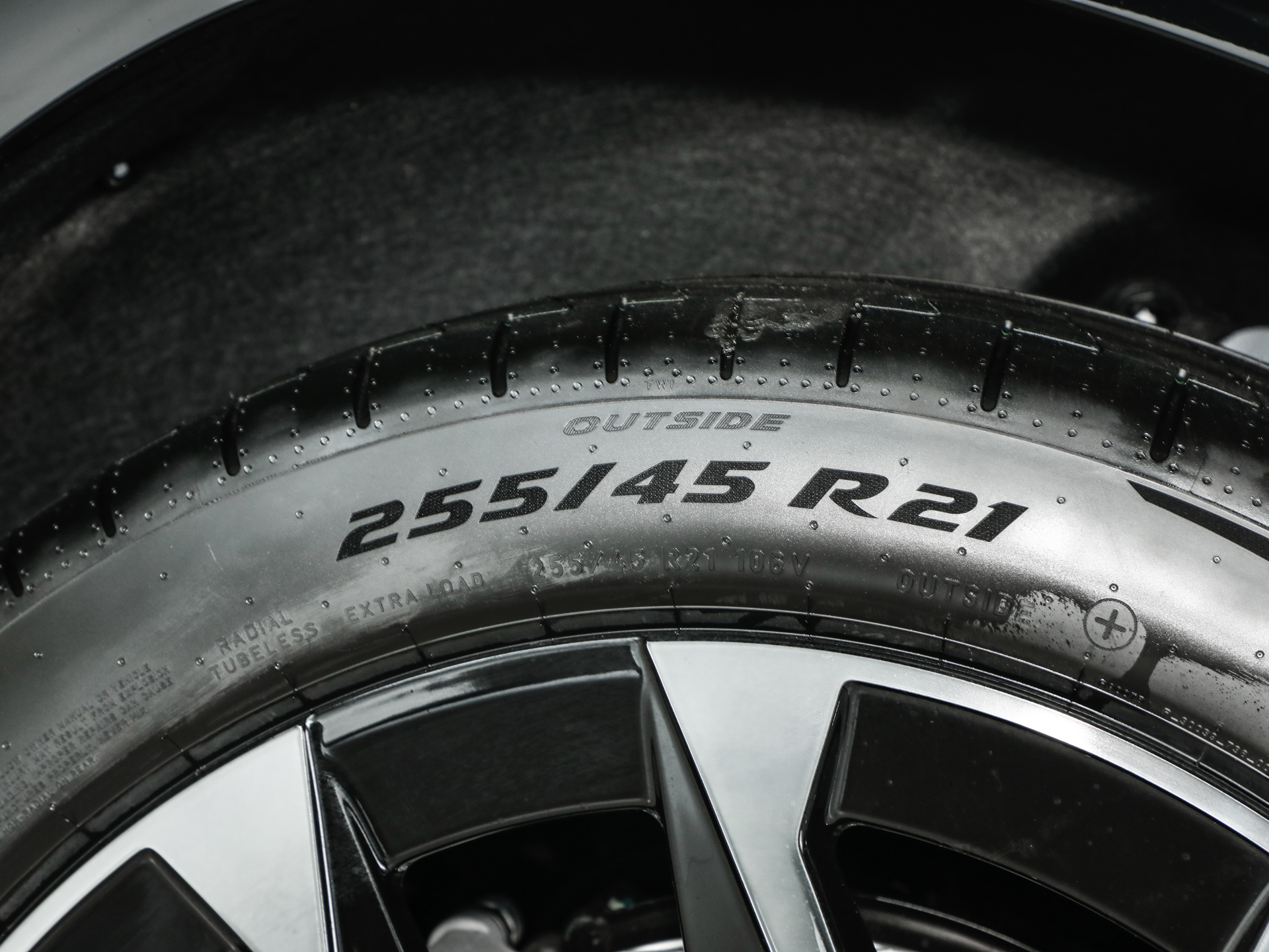 與眾08 長續(xù)航后驅(qū)Ultra2026款