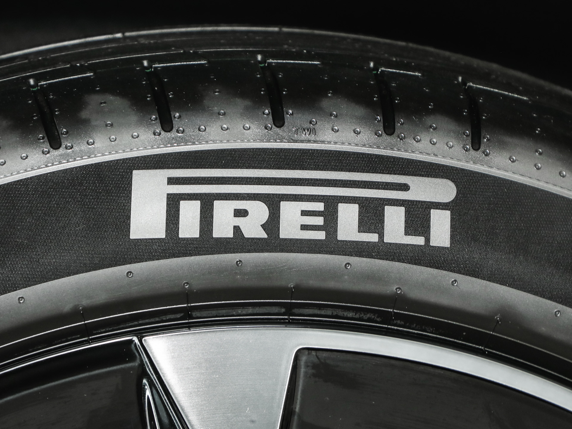 與眾08 長續(xù)航后驅(qū)Ultra2026款