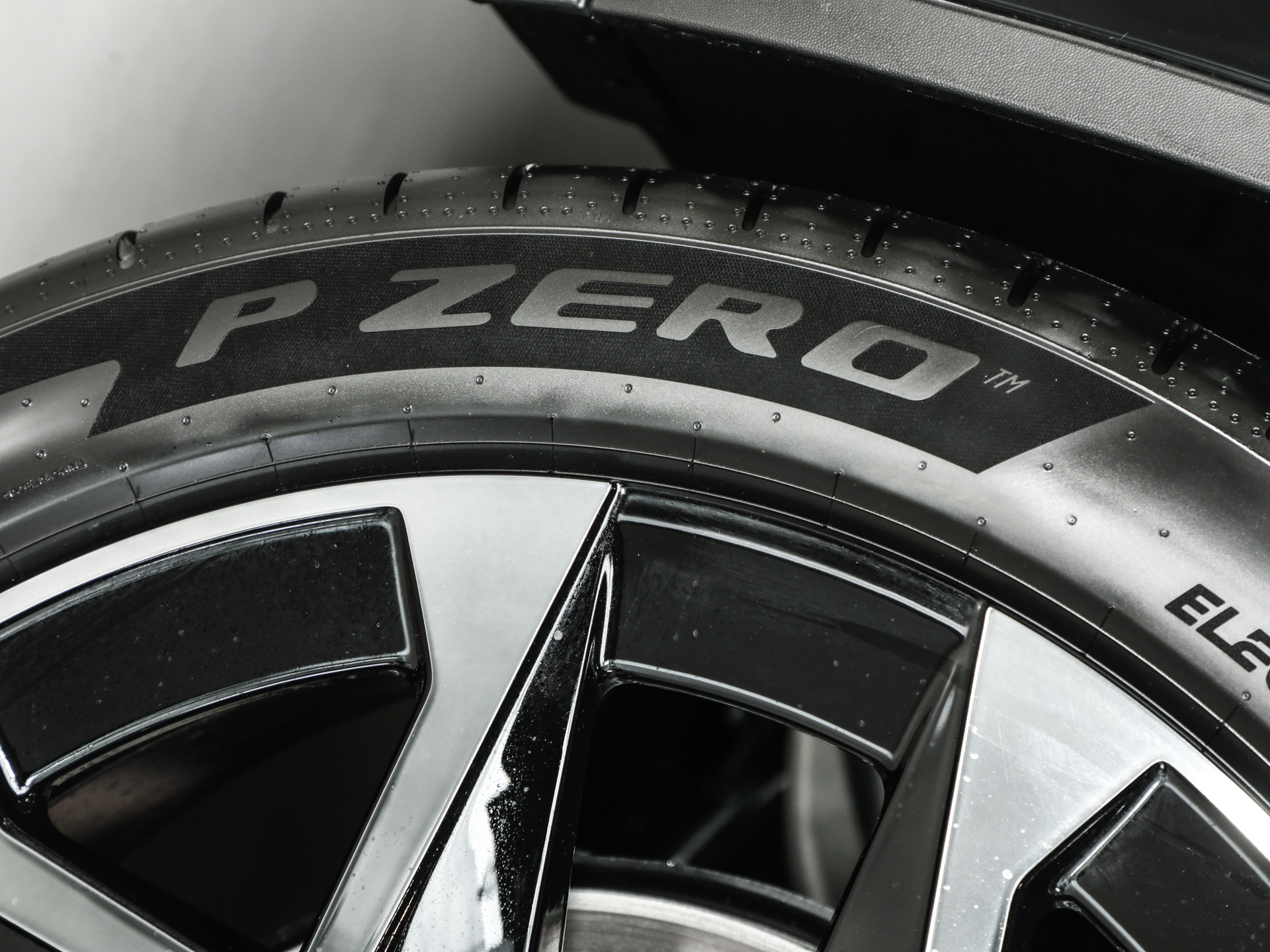 與眾08 長續(xù)航后驅(qū)Ultra2026款