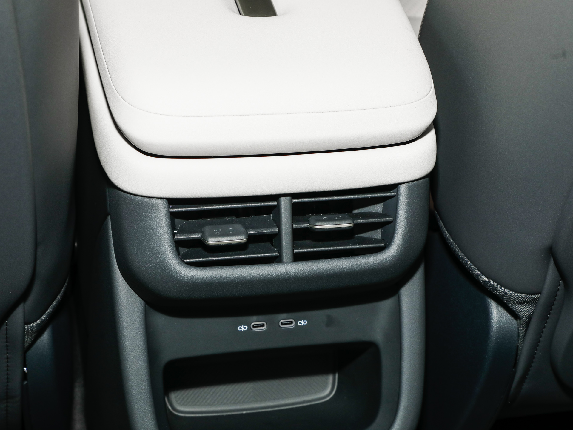 與眾08 長續(xù)航后驅(qū)Ultra2026款