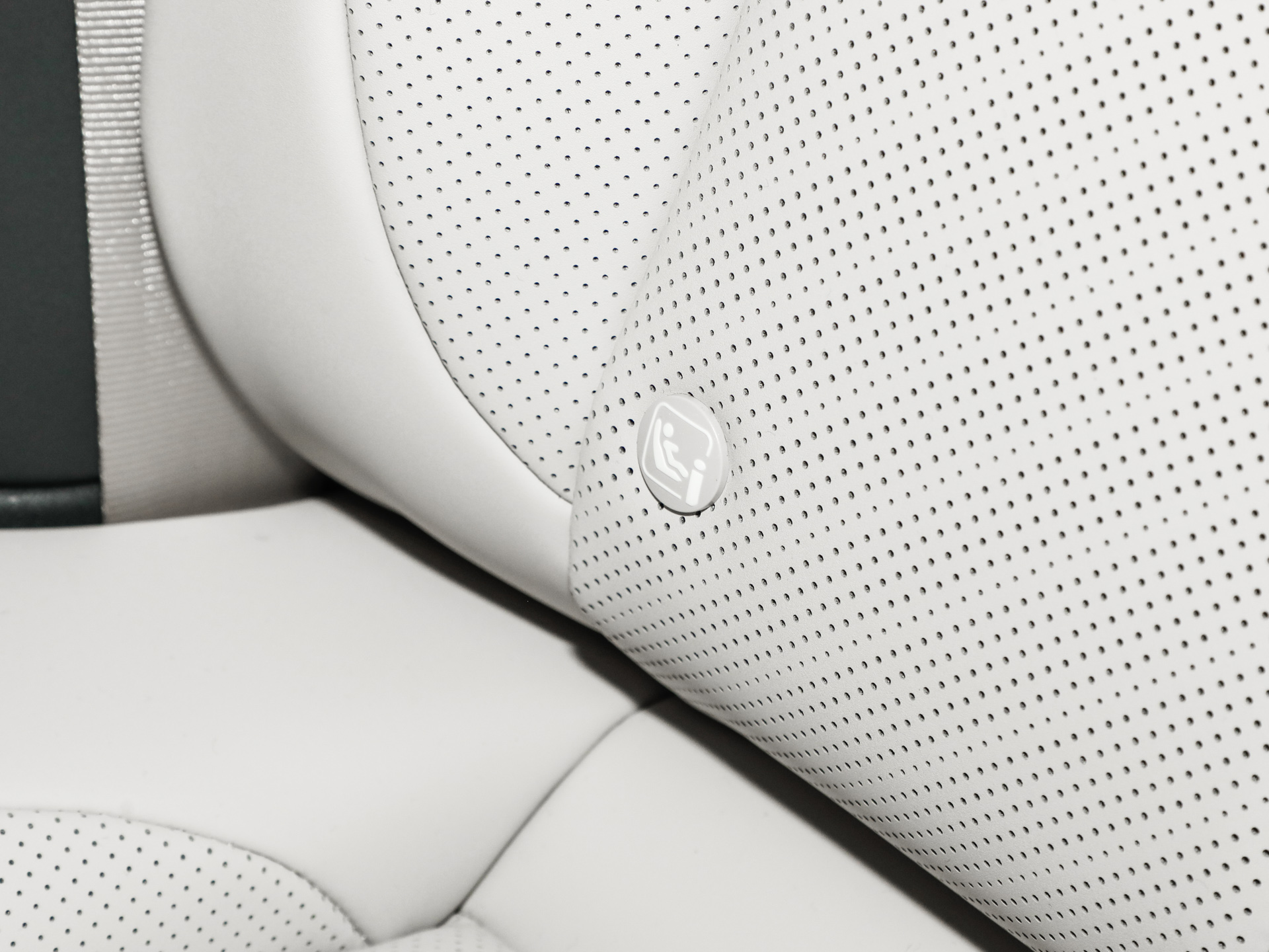 與眾08 長續(xù)航后驅(qū)Ultra2026款