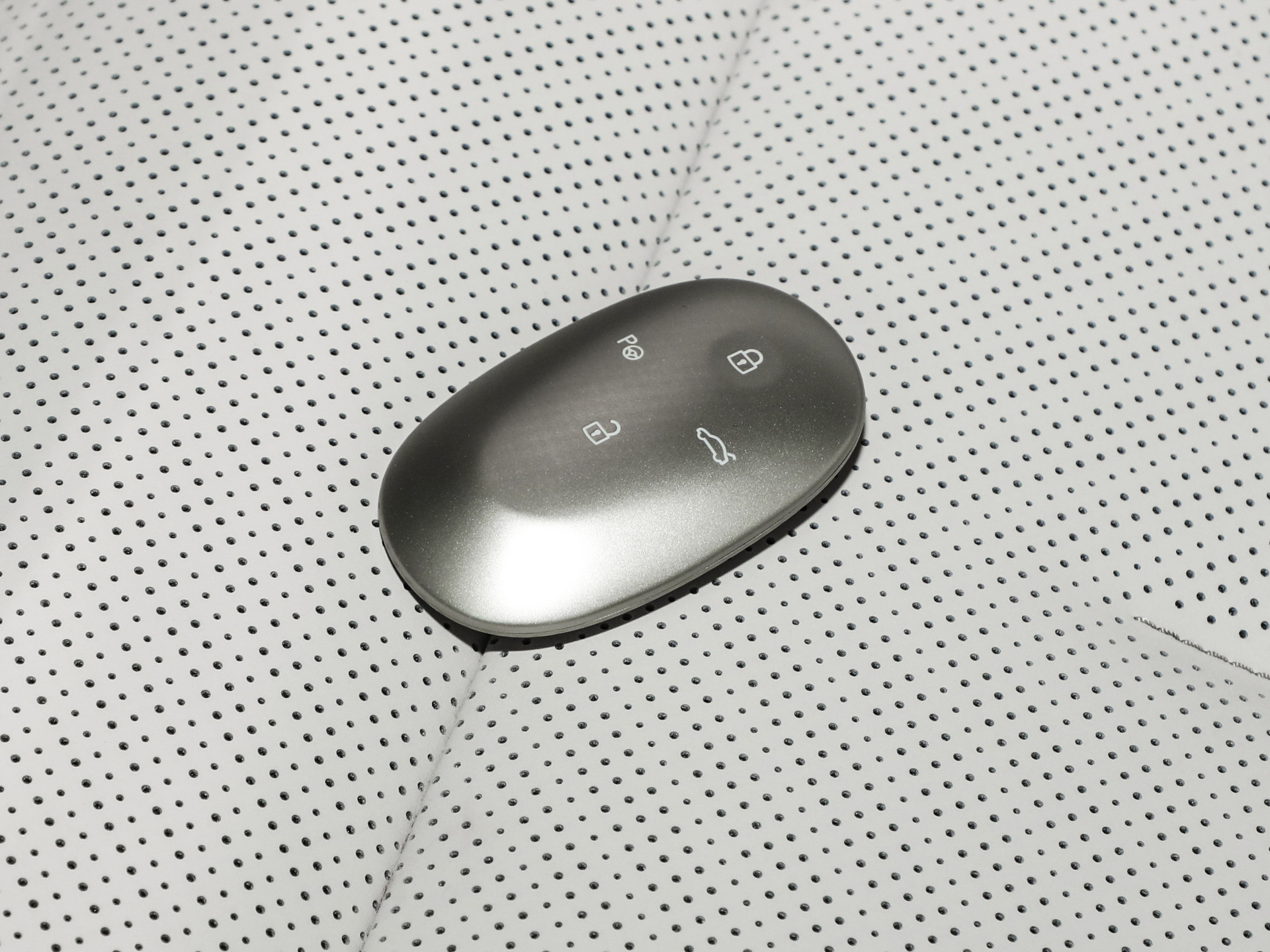 與眾08 長續(xù)航后驅(qū)Ultra2026款