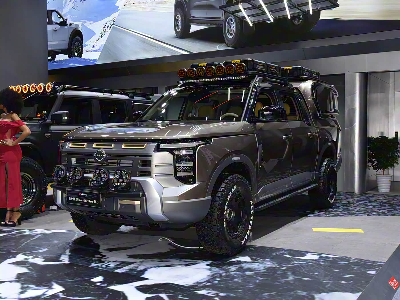 鋒坦Frontier Pro 2.0T自動汽油四驅豪華版2026款