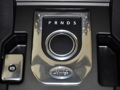 路虎  3.0T AT 挂档把手特写