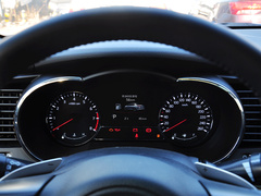 东风悦达起亚  2.0T AT 方向盘后方仪表盘