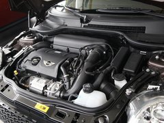 MINI  Cooper S 1.6 AT 发动机局部特写