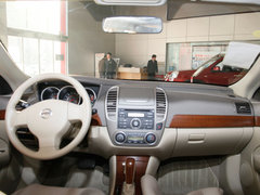 东风日产  轩逸 1.6 AT XL 中控台整体