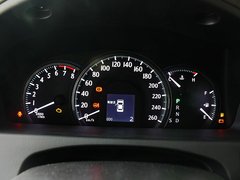 一汽豐田  皇冠 V6 2.5 AT 方向盤后方儀表盤