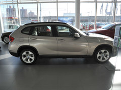 宝马(进口)  X1 sDrive18i 车辆正右侧