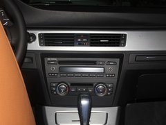 宝马(进口)  320i 2.0 AT 中控仪表台总特写