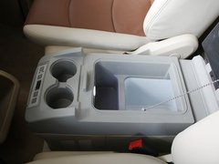 威霆 2010款 2.5L 自动 商务版 8-9座