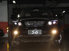 比亚迪S6 2011款 2.0L 手动 尊贵型 5座