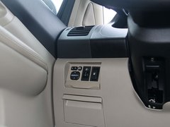 比亚迪S6 2011款 2.0L 手动 尊贵型 5座