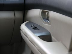 比亚迪S6 2011款 2.0L 手动 尊贵型 5座