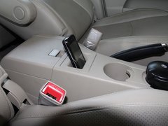 比亚迪S6 2011款 2.0L 手动 尊贵型 5座