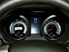 一汽丰田  普拉多 4.0L AT 方向盘后方仪表盘