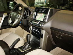 一汽丰田  普拉多 4.0L AT 中控台右侧