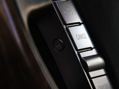 辉腾 2011款 V6 3.6L 4座加长Individual版