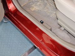 五菱宏光 2010款 1.2L 手动 标准型 7座