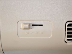 五菱宏光 2010款 1.2L 手动 标准型 7座