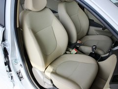 北京现代  三厢 1.4L 手动 副驾驶席座椅45度特写